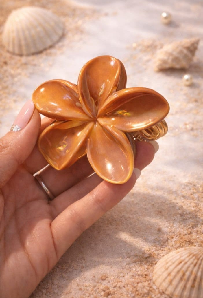 Arwen Golden Seashell Dream Clip