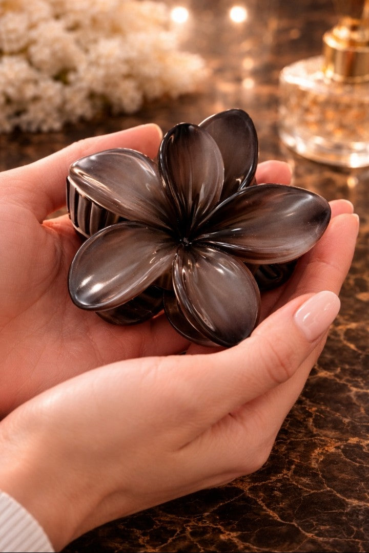 Arwen Cocoa Luxe Clip